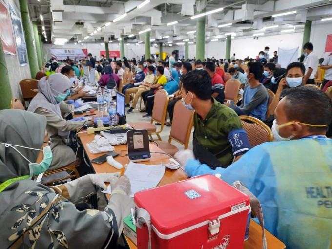 Kegiatan Vaksinasi masal di Mall SKA Pekanbaru