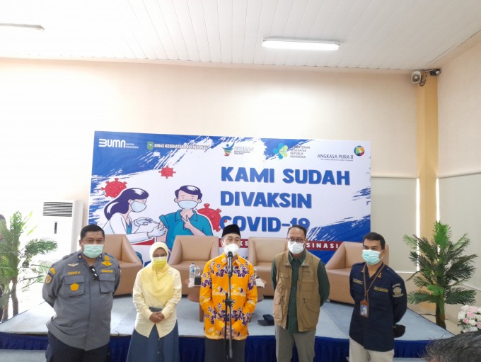 Kegiatan Vaksinasi masal di Bandara Sutan Syarif Kasim II Pekanbaru