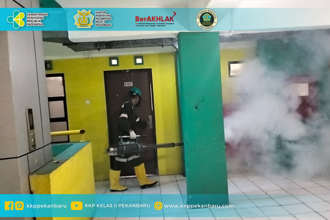 Kegiatan Fogging Asrama Haji Pra Embarkasi Haji Antara Provinsi Riau